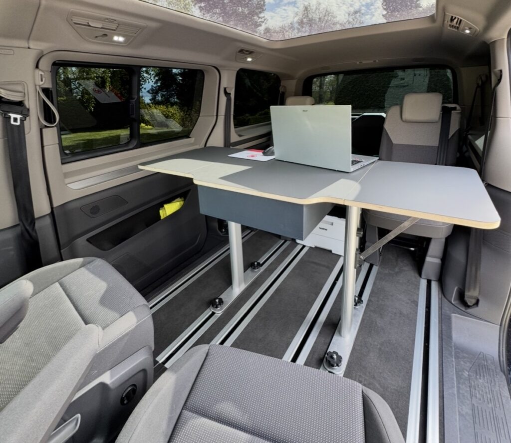 Intérieur du bureau mobile My-Deskbus